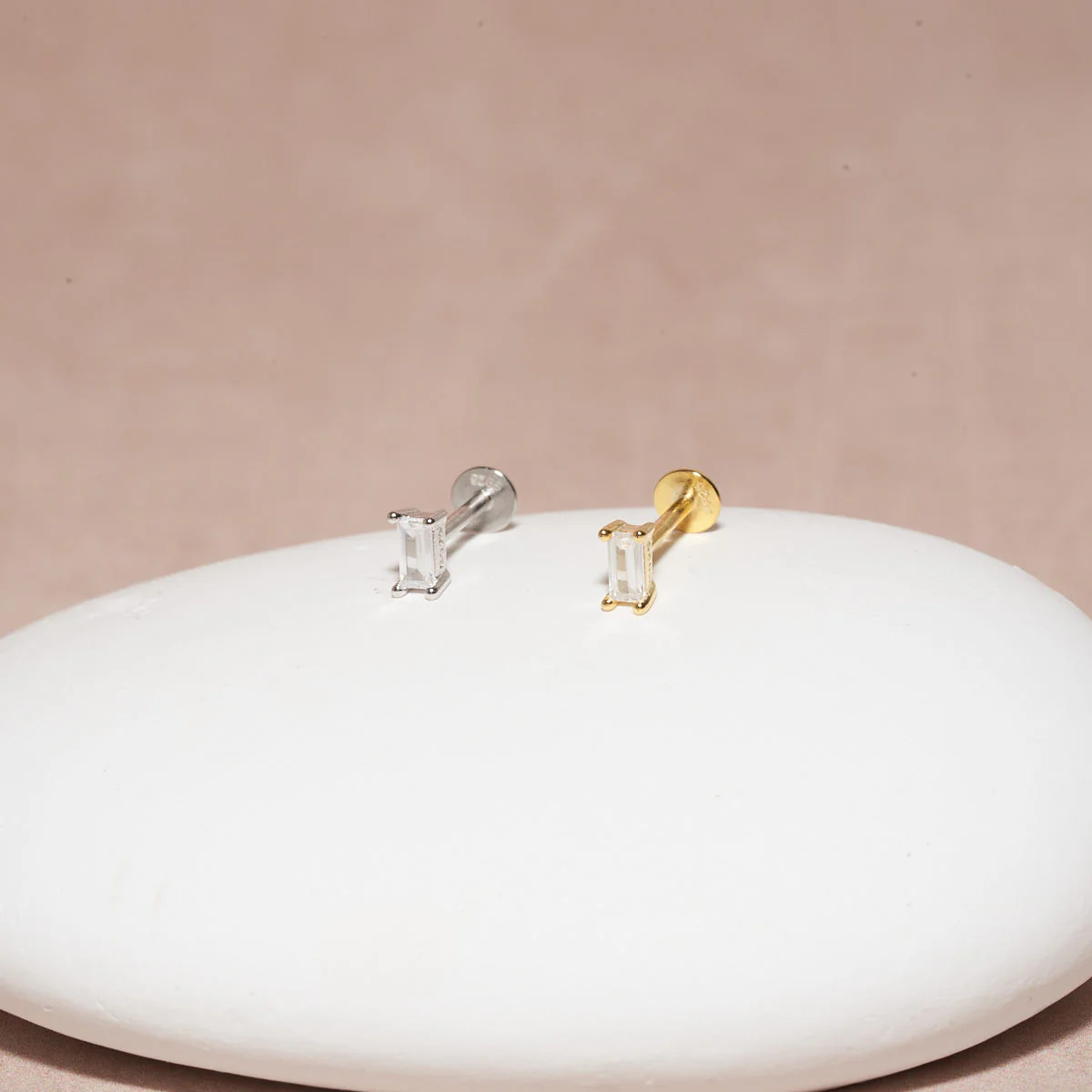 Baguette Cartilage Flat Back Stud in Gold - Image 3