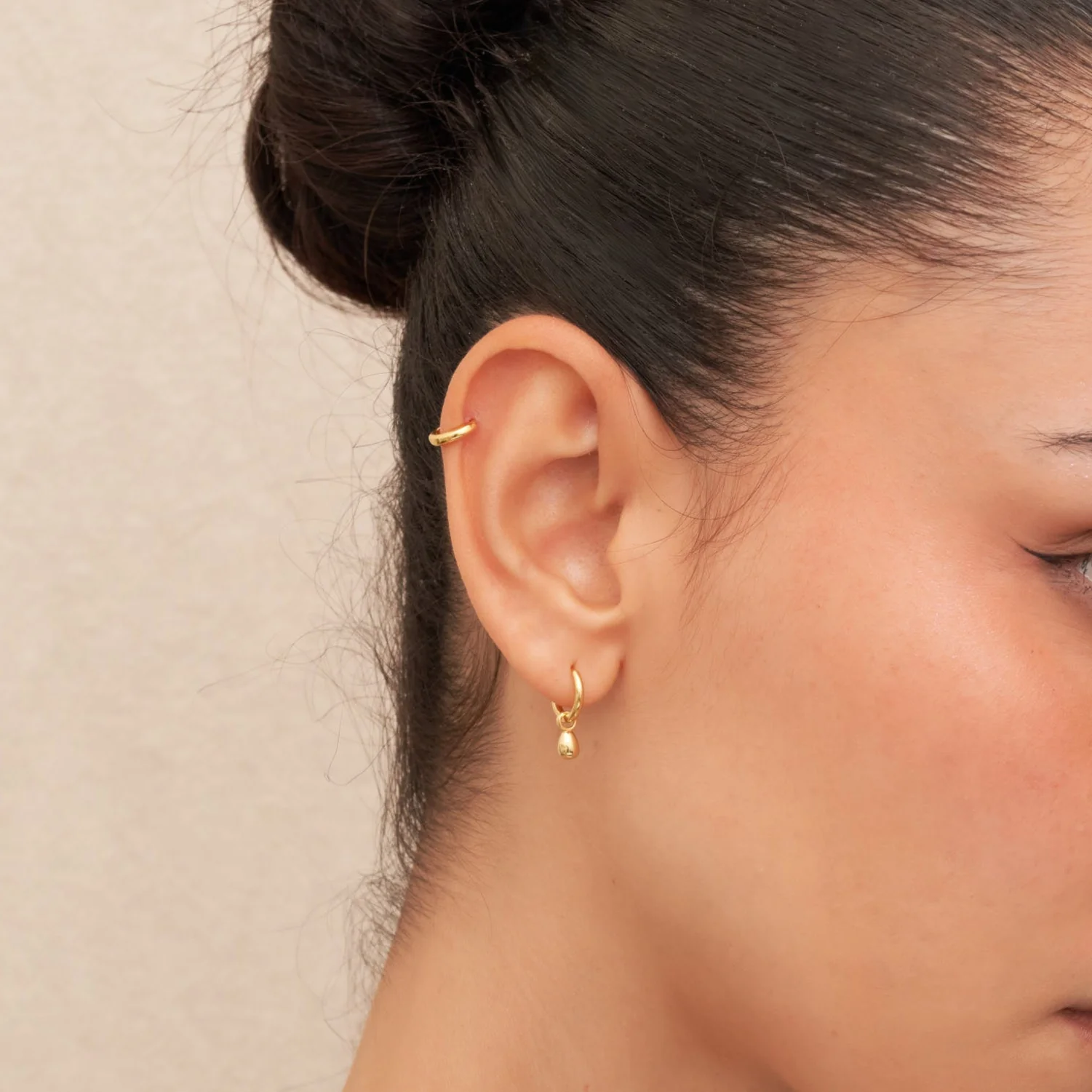 Essential Dainty 6mm Helix Hoop in Gold - Image 2