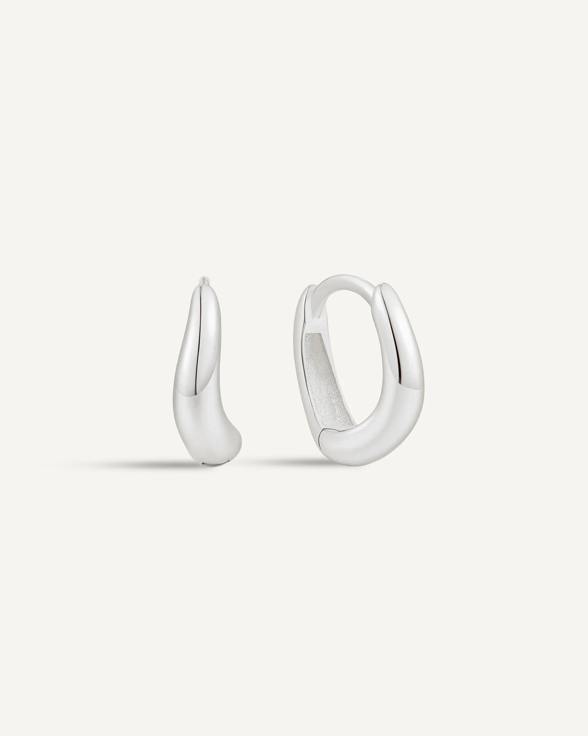 Tapered Wavy Huggie Hoops In Silver - Image 5