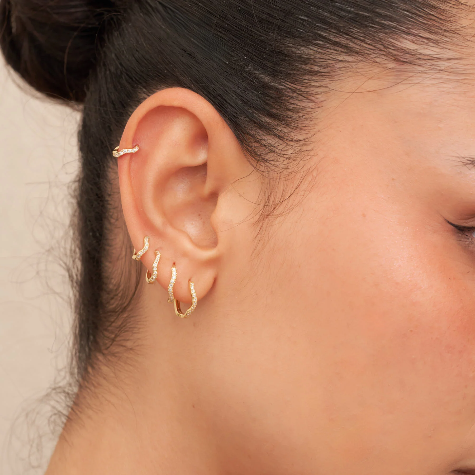 Wavy Crystal 6mm Helix Huggie In Gold - Image 2